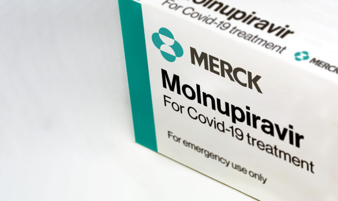 Le premier traitement antiviral contre le Covid-19 Molnupiravir 123RF©