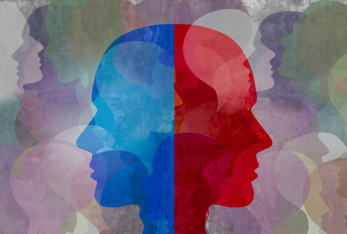 Deux profils d'homme rouge et bleu