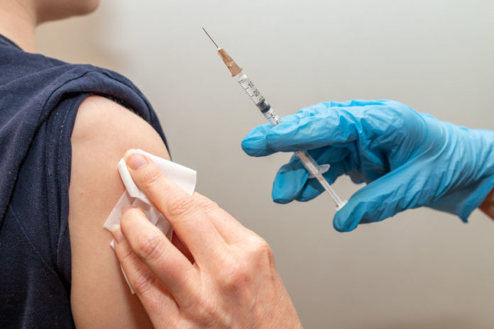 Vaccination d'un adolescent