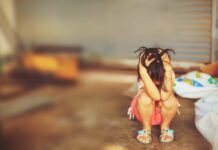 Enfants à la rue : 2 355 mineurs actuellement sans hébergement Depuis 2022, le nombre d'enfants à la rue en France a augmenté de 42 %. © 123 RF