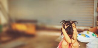 Enfants à la rue : 2 355 mineurs actuellement sans hébergement Depuis 2022, le nombre d'enfants à la rue en France a augmenté de 42 %. © 123 RF