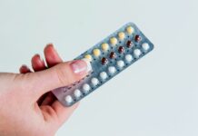 Pilule contraceptive au désogestrel : alerte sur un risque rare de méningiome